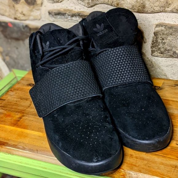 adidas Other - Adidas Tubular athletic shoe